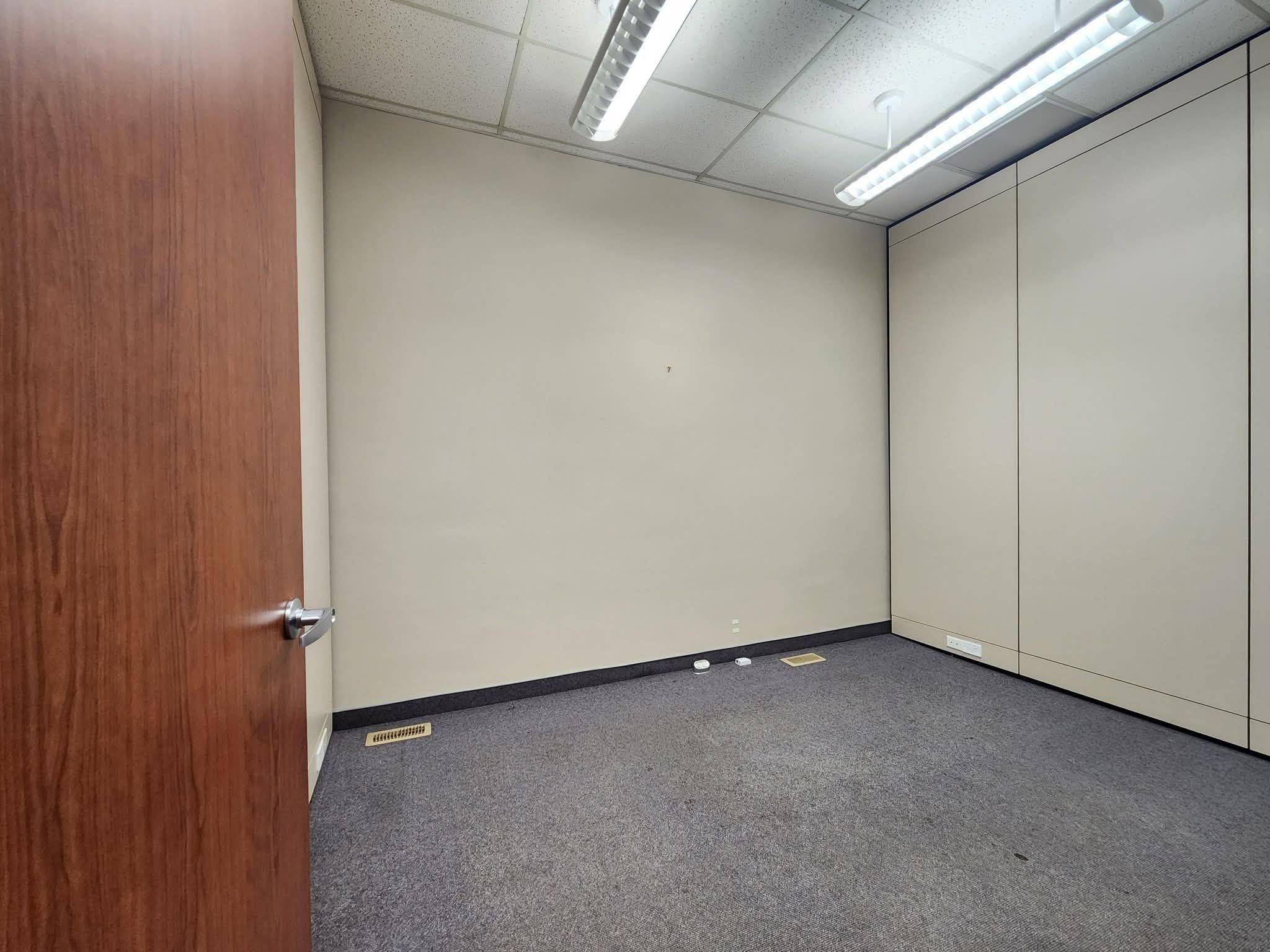 Cornwall, ON K6J 3P8,220 Pitt ST