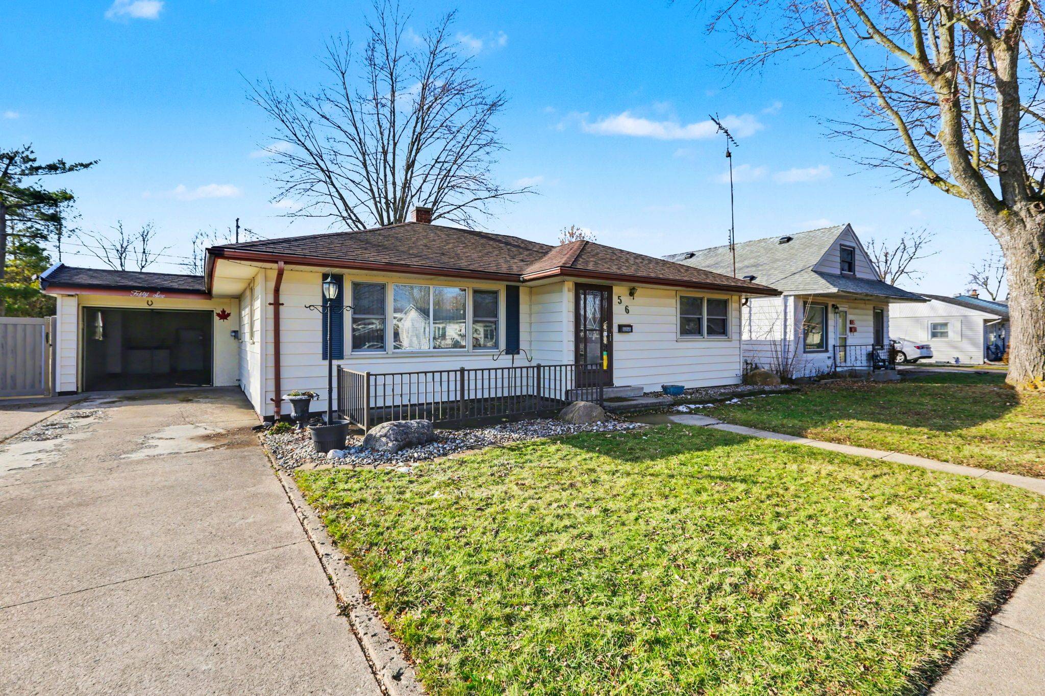 Essex, ON N8M 2V4,56 Stanley ST