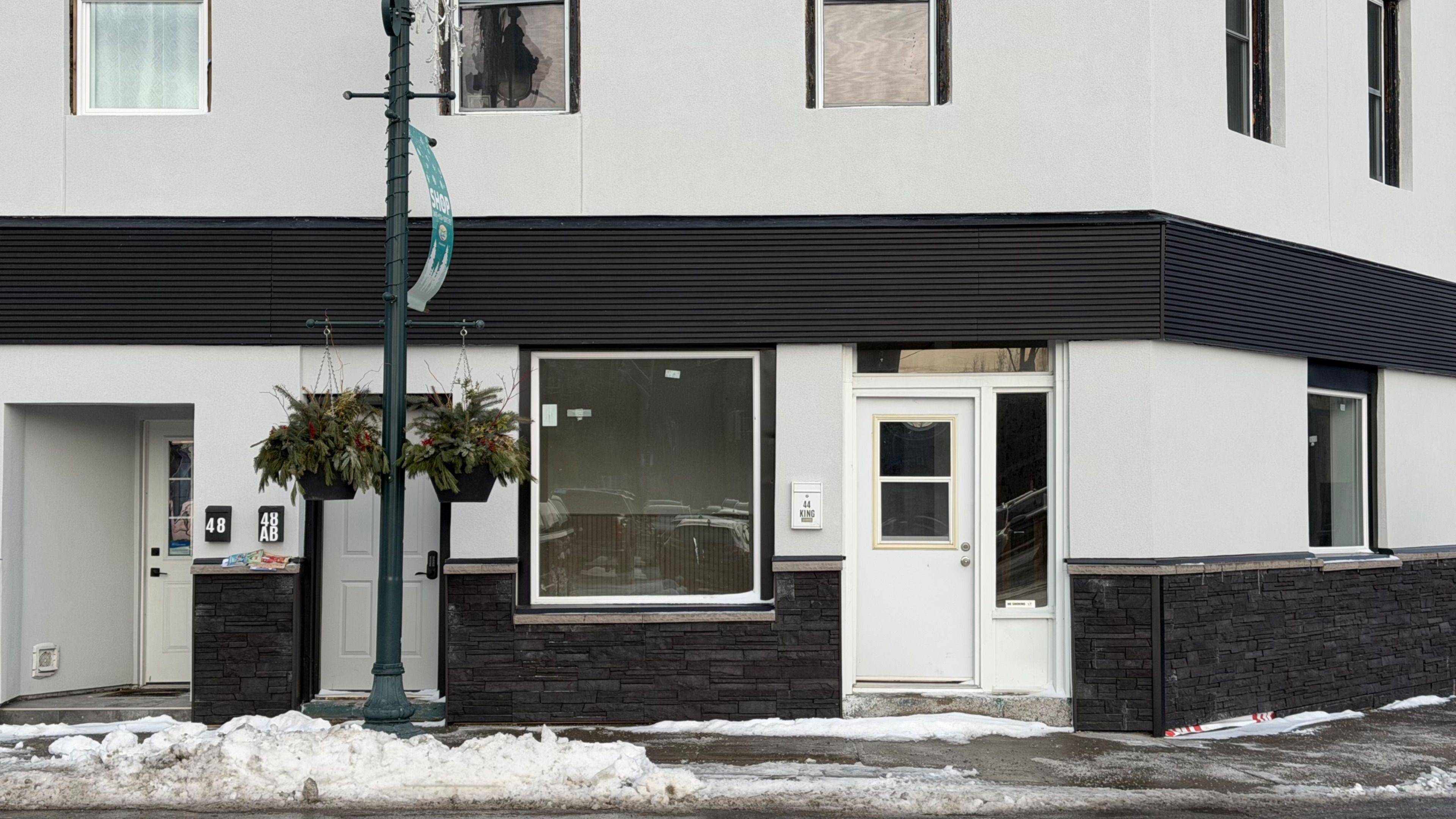 Quinte West, ON K8V 3V8,44 King ST