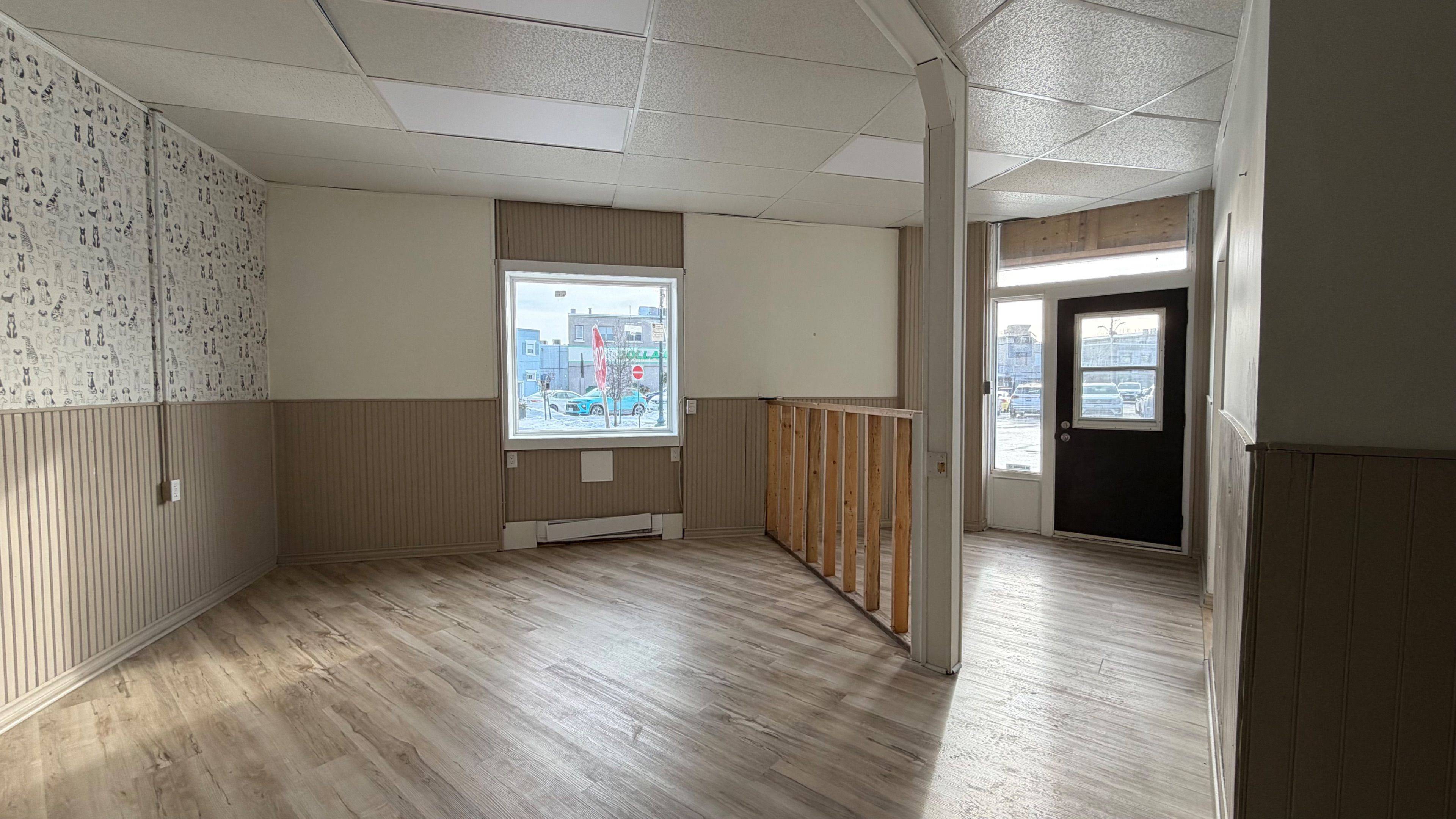 Quinte West, ON K8V 3V8,44 King ST