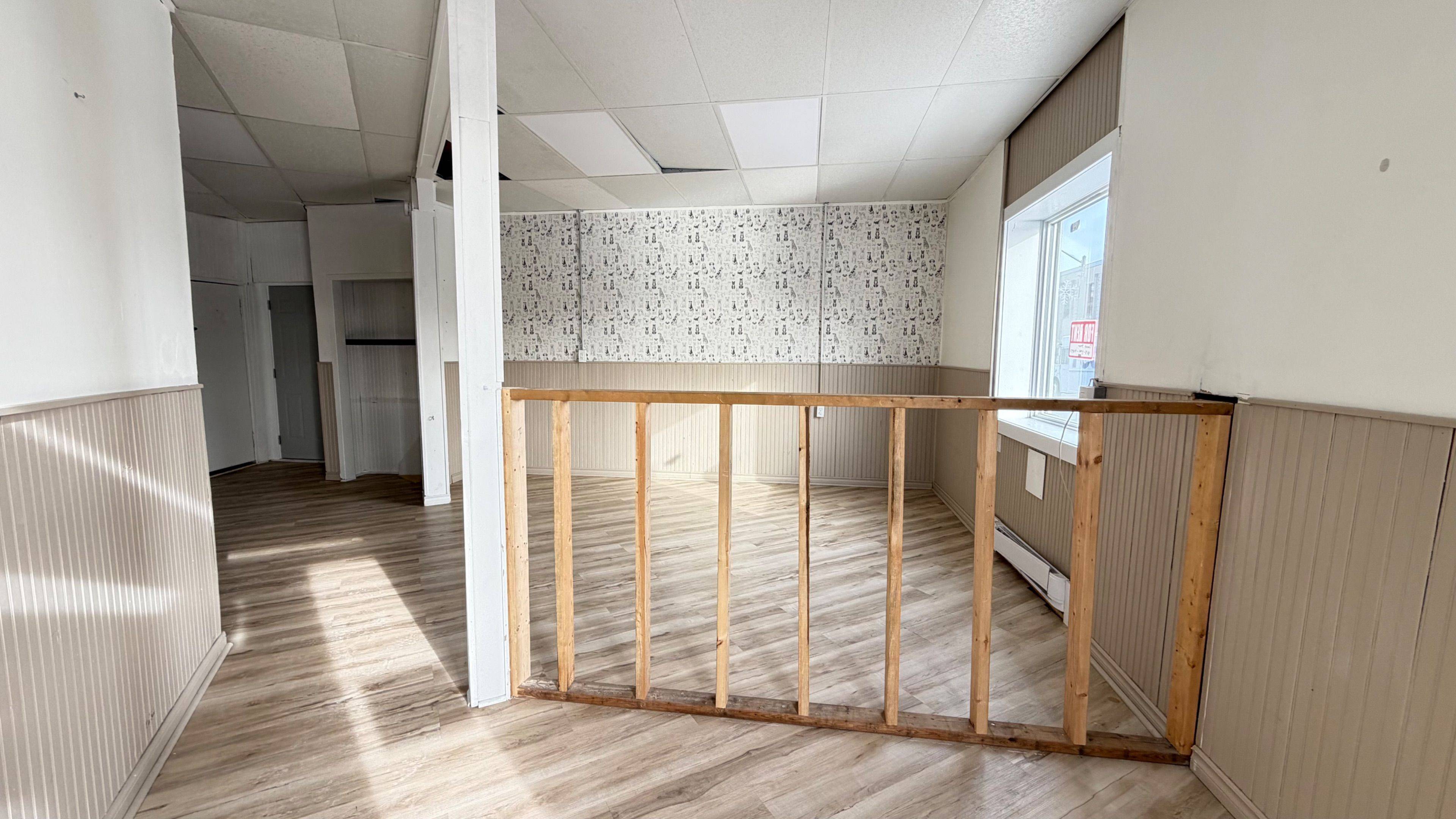 Quinte West, ON K8V 3V8,44 King ST