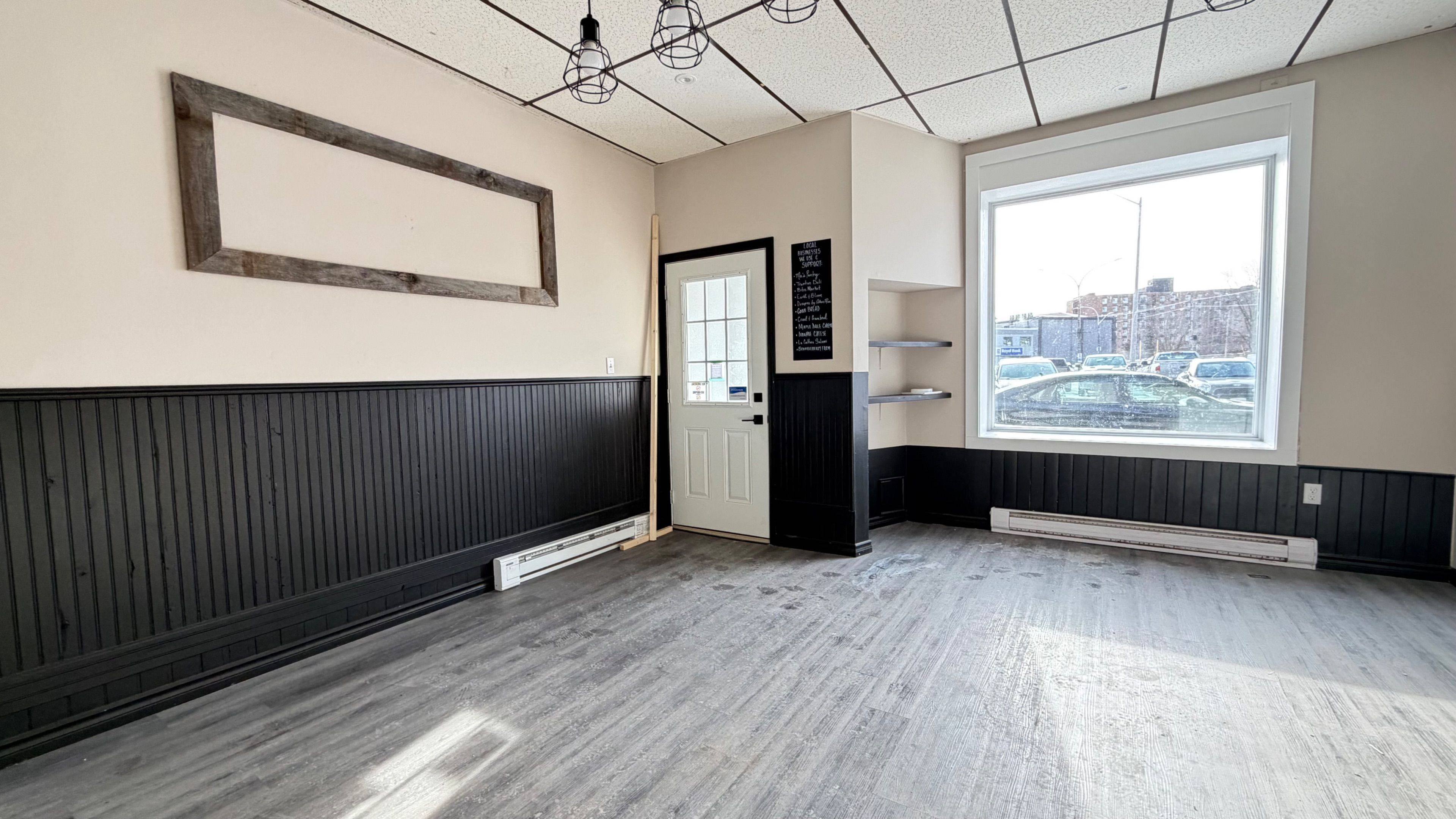 Quinte West, ON K8V 3V8,48 King ST