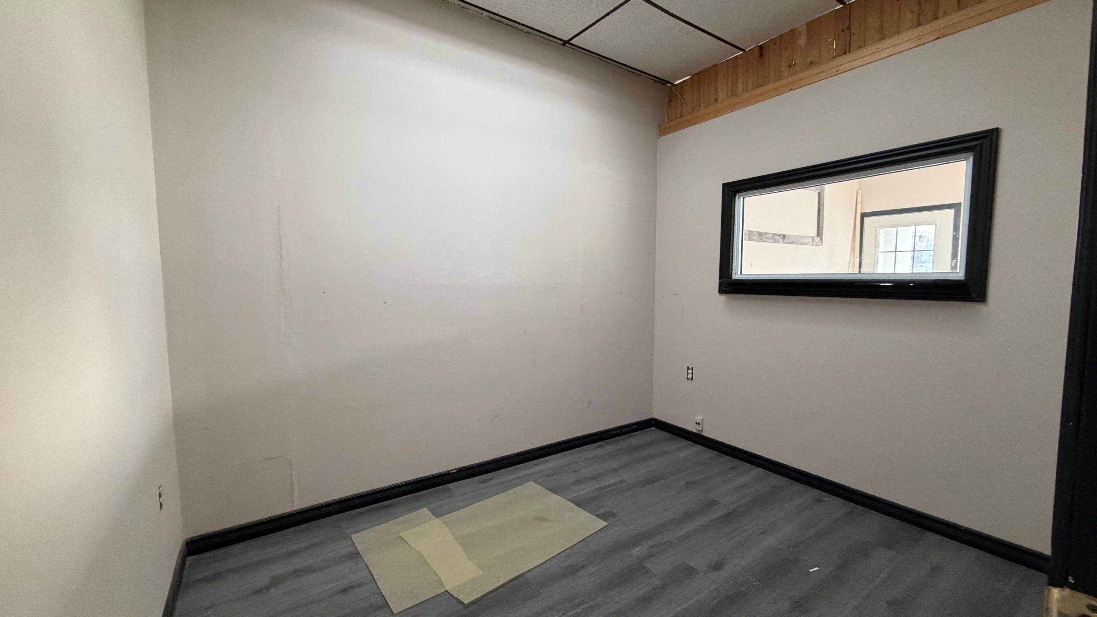 Quinte West, ON K8V 3V8,48 King ST