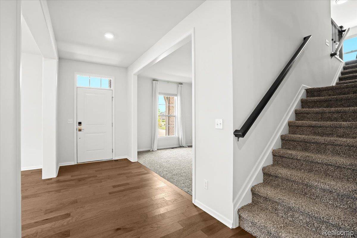 Shelby Twp, MI 48315,48255 Amber Lane DR