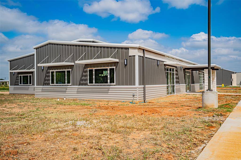 Granbury, TX 76048,901 Tucker Way