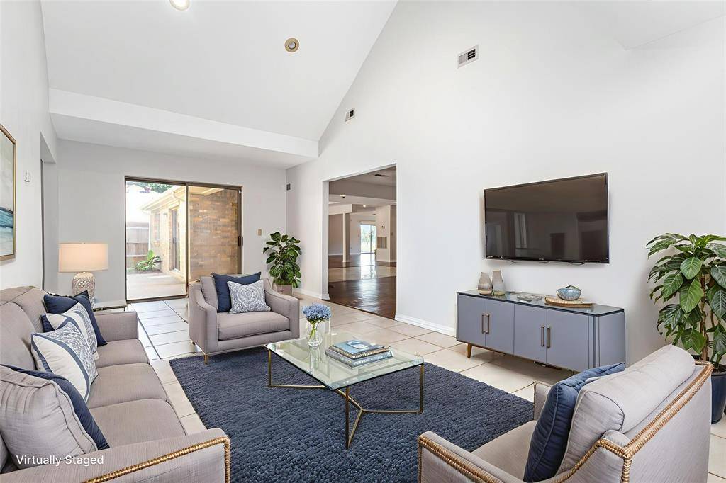 Dallas, TX 75228,11108 Manorview Circle