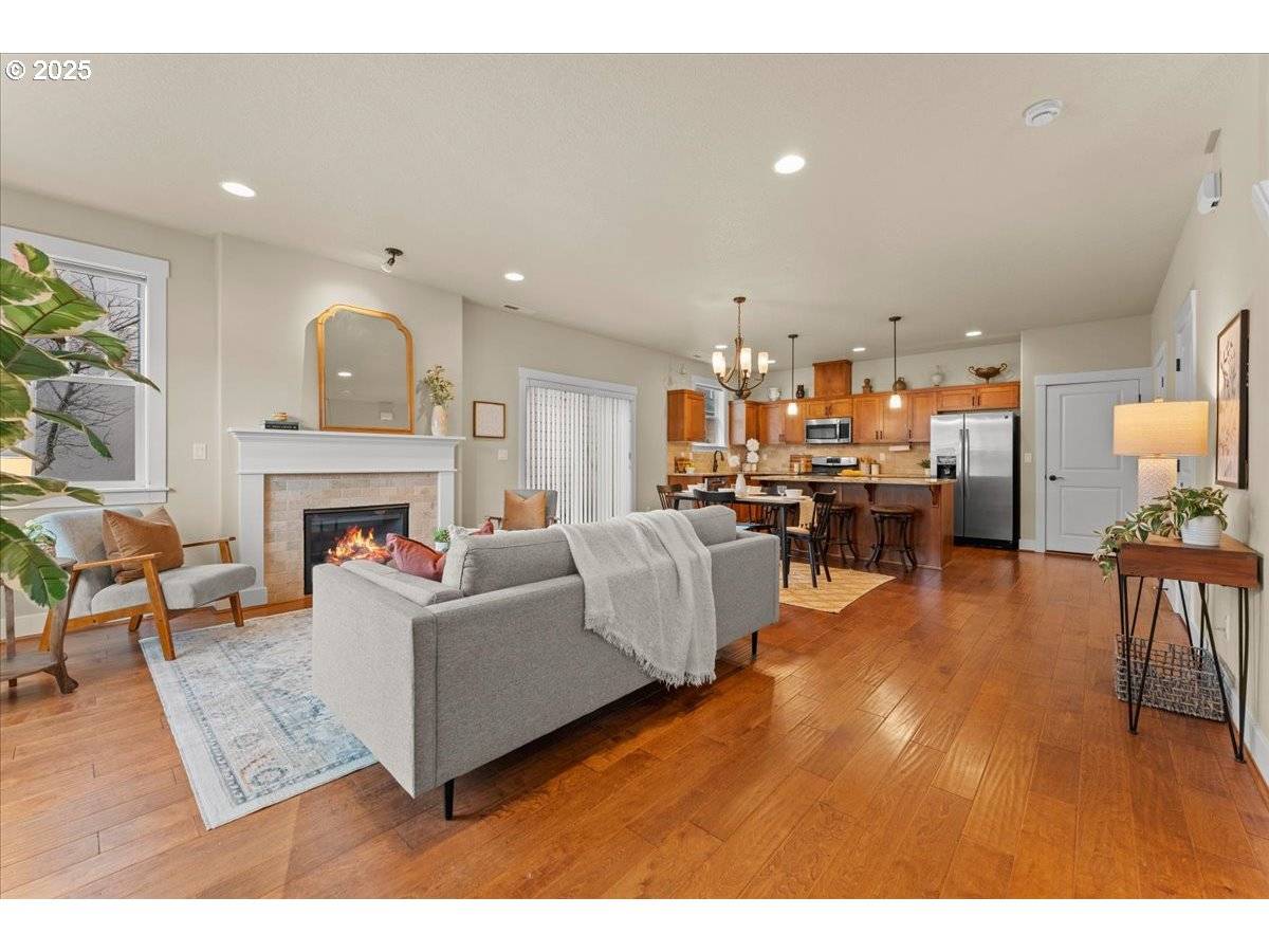 Beaverton, OR 97006,517 SW 199TH AVE