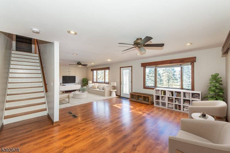 West Milford Twp., NJ 07421,8 Tyler Pl