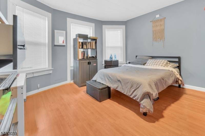 Elizabeth City, NJ 07202,111 Murray St