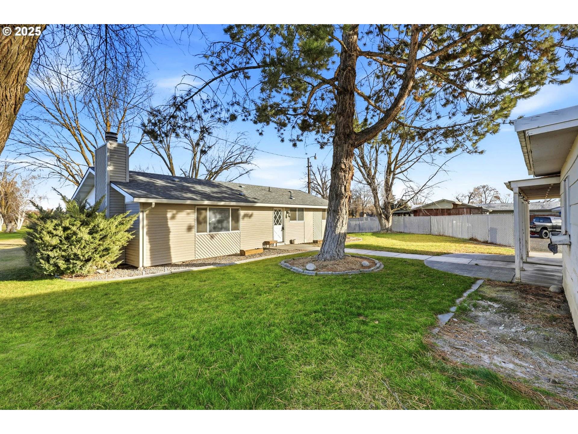 Hermiston, OR 97838,1322 NE GILLESPIE LN