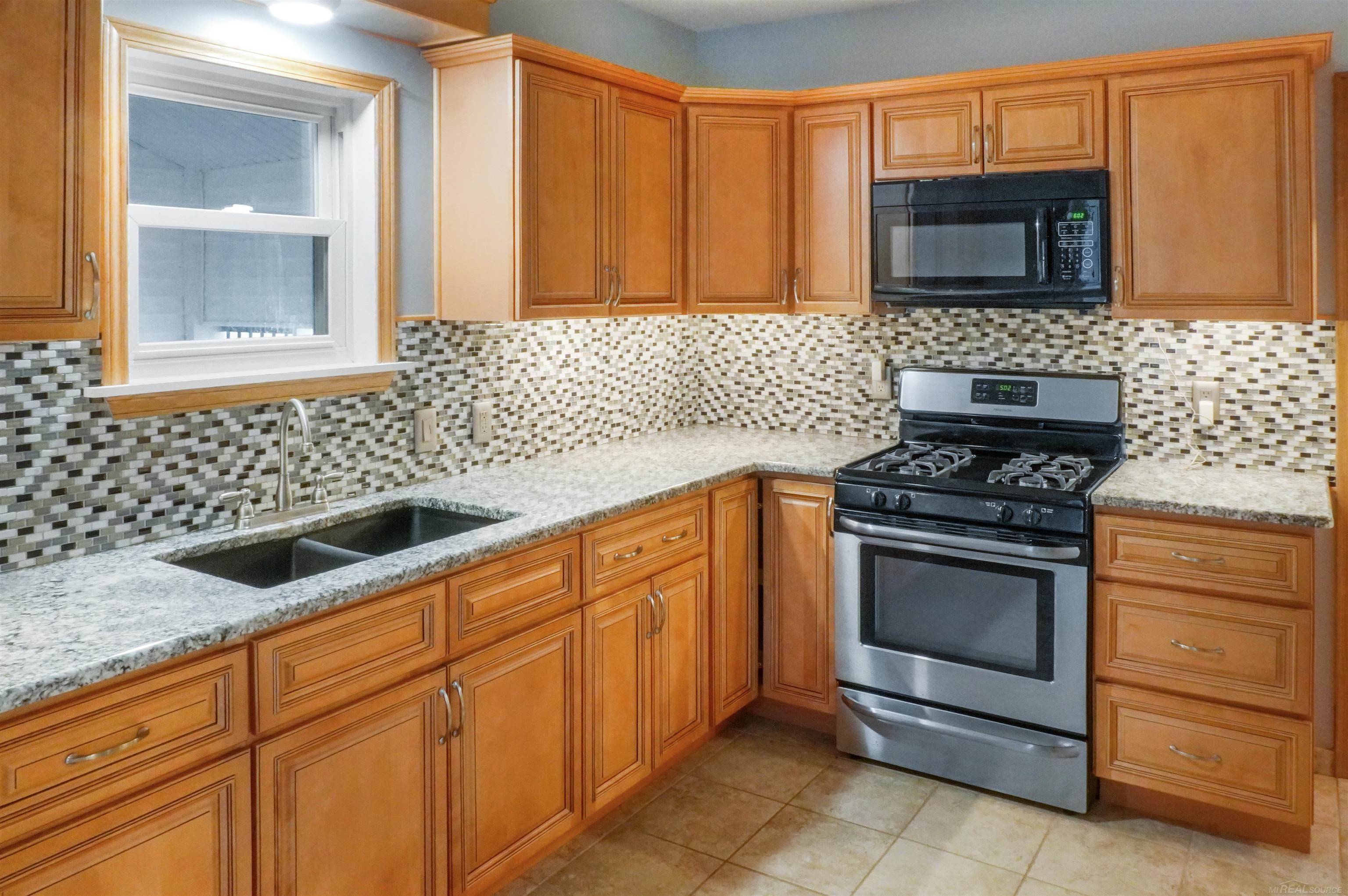 Imlay City, MI 48444,315 W 5th ST