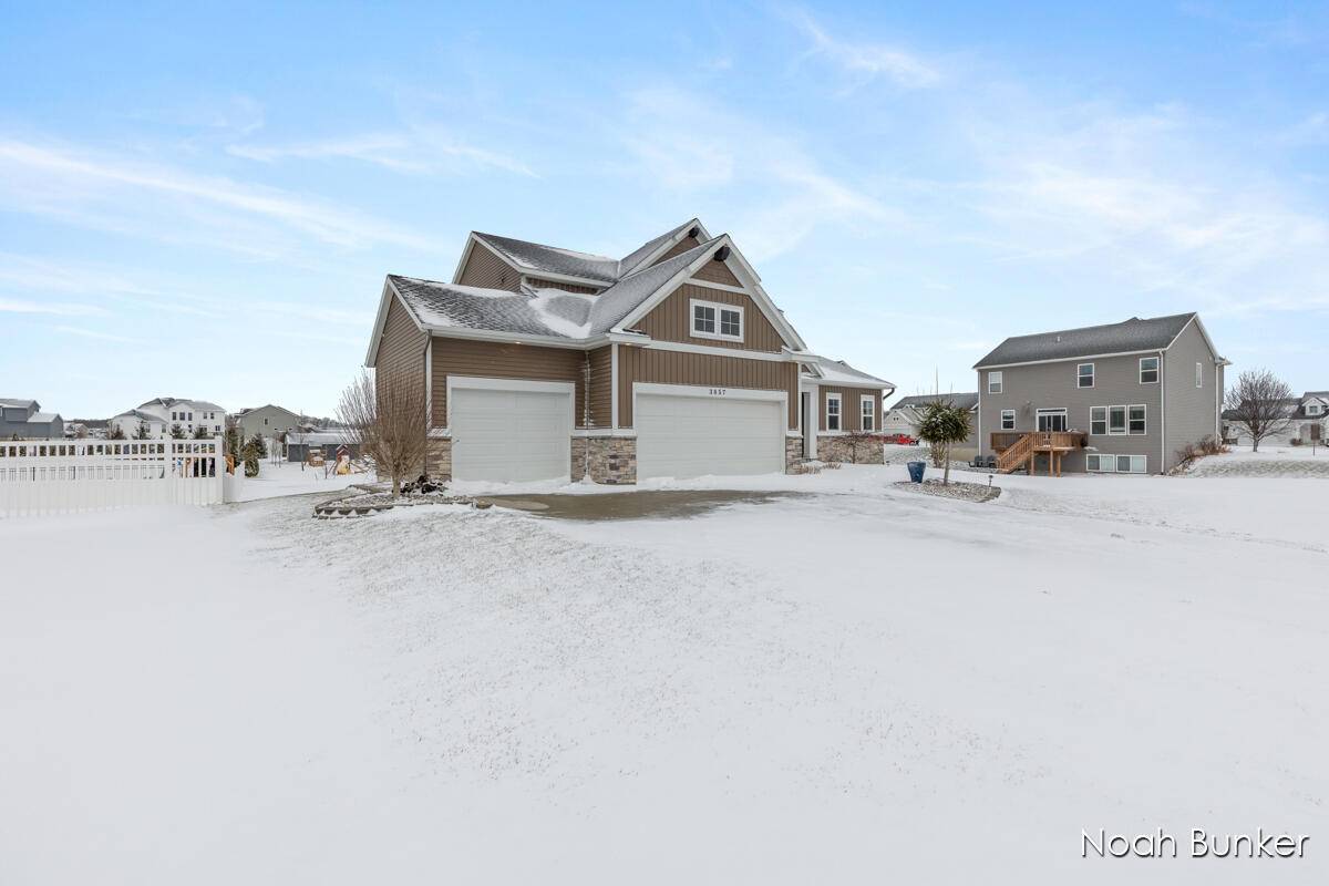 Hudsonville, MI 49426,3857 Winsome DR