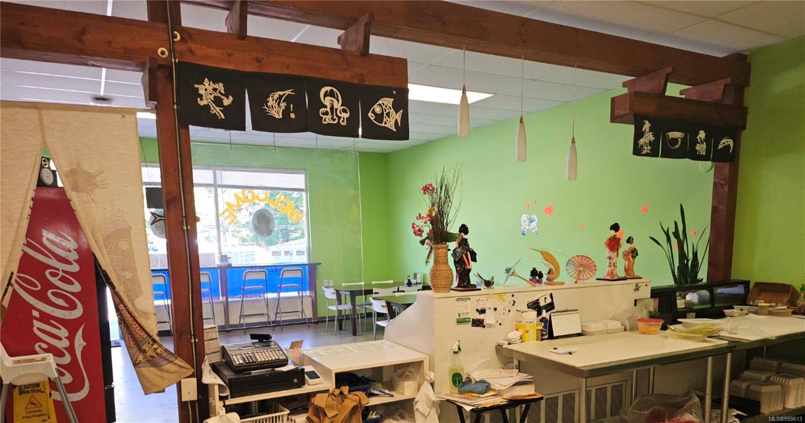 Parksville, BC V9P 2H1,102 Island Hwy E #3