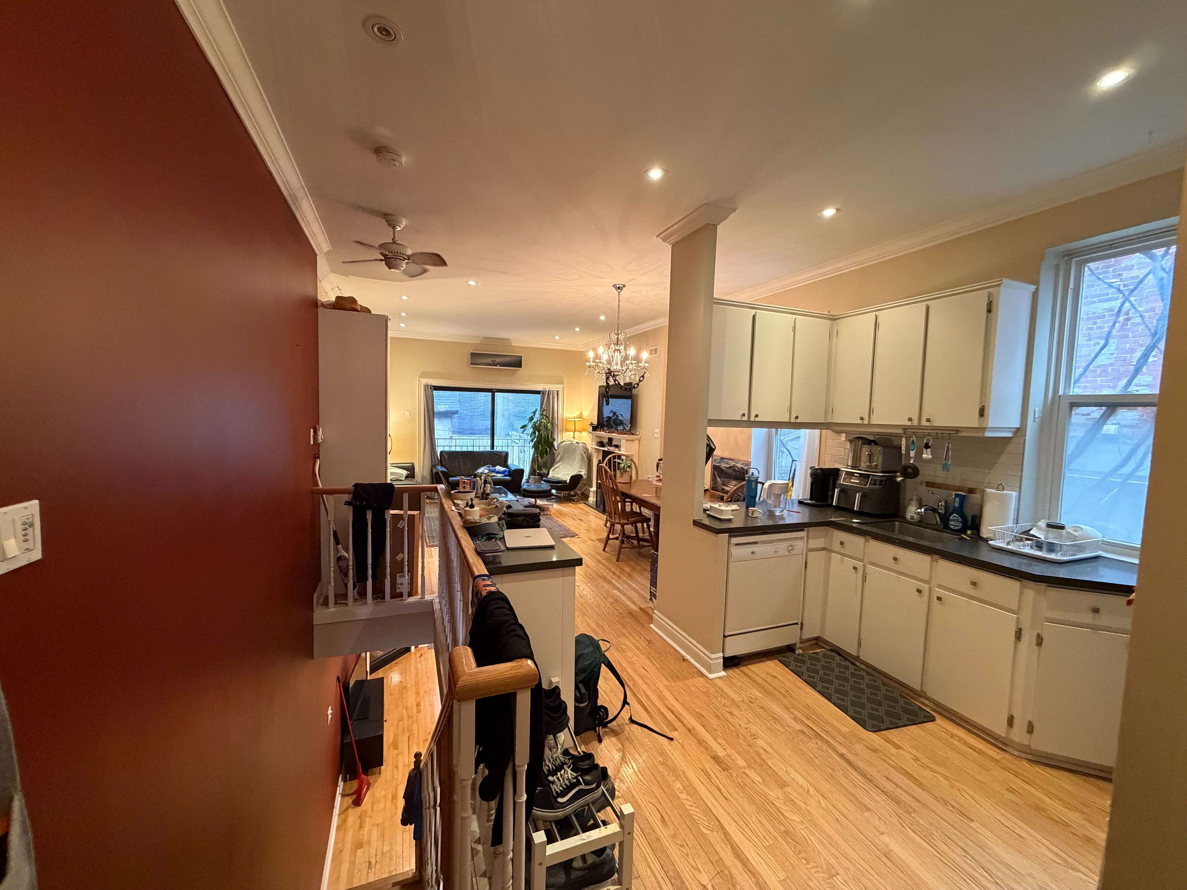 Toronto C01, ON M5T 1B2,47 Stephanie ST #Main