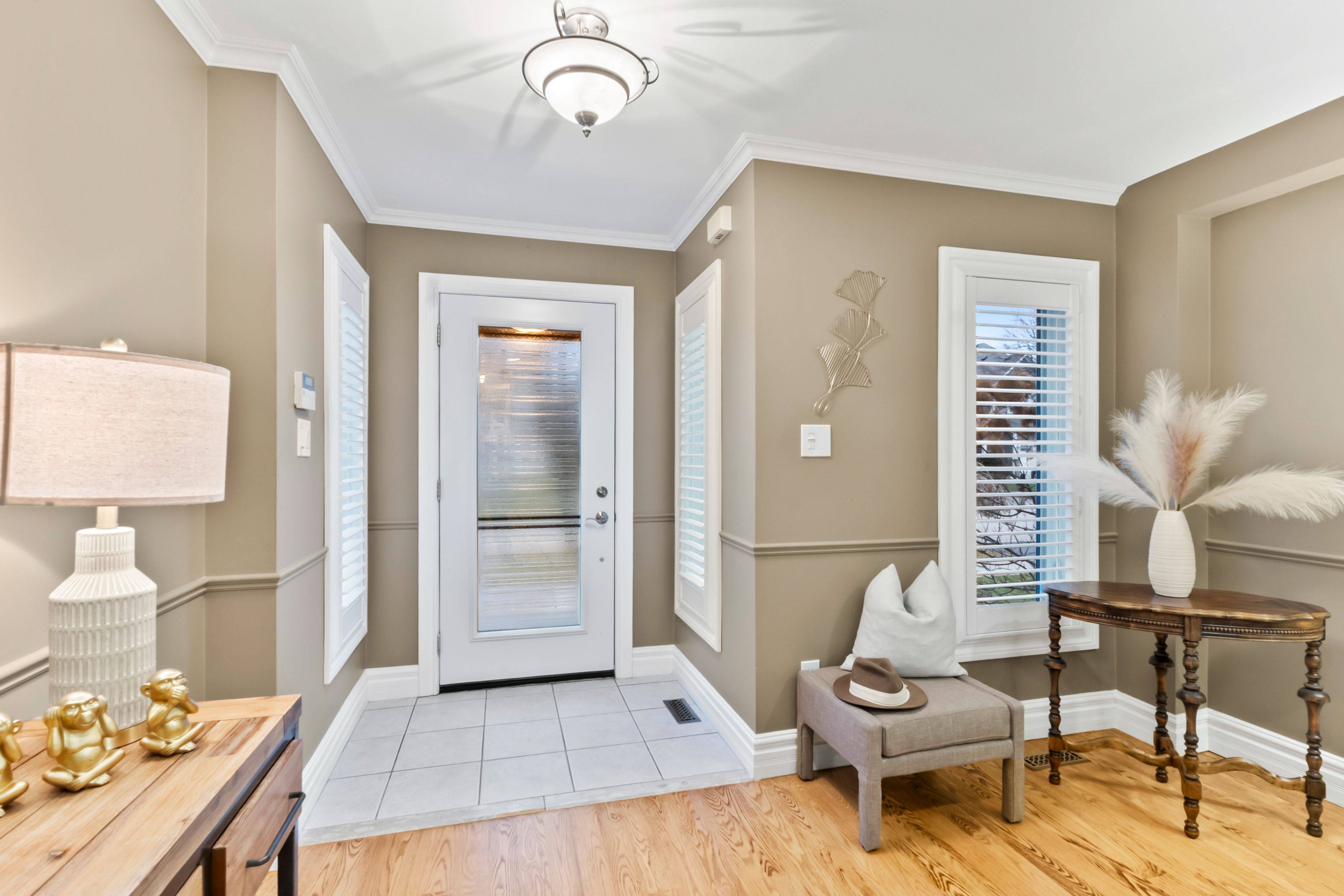 Clarington, ON L1B 1N5,12 Schooner LN