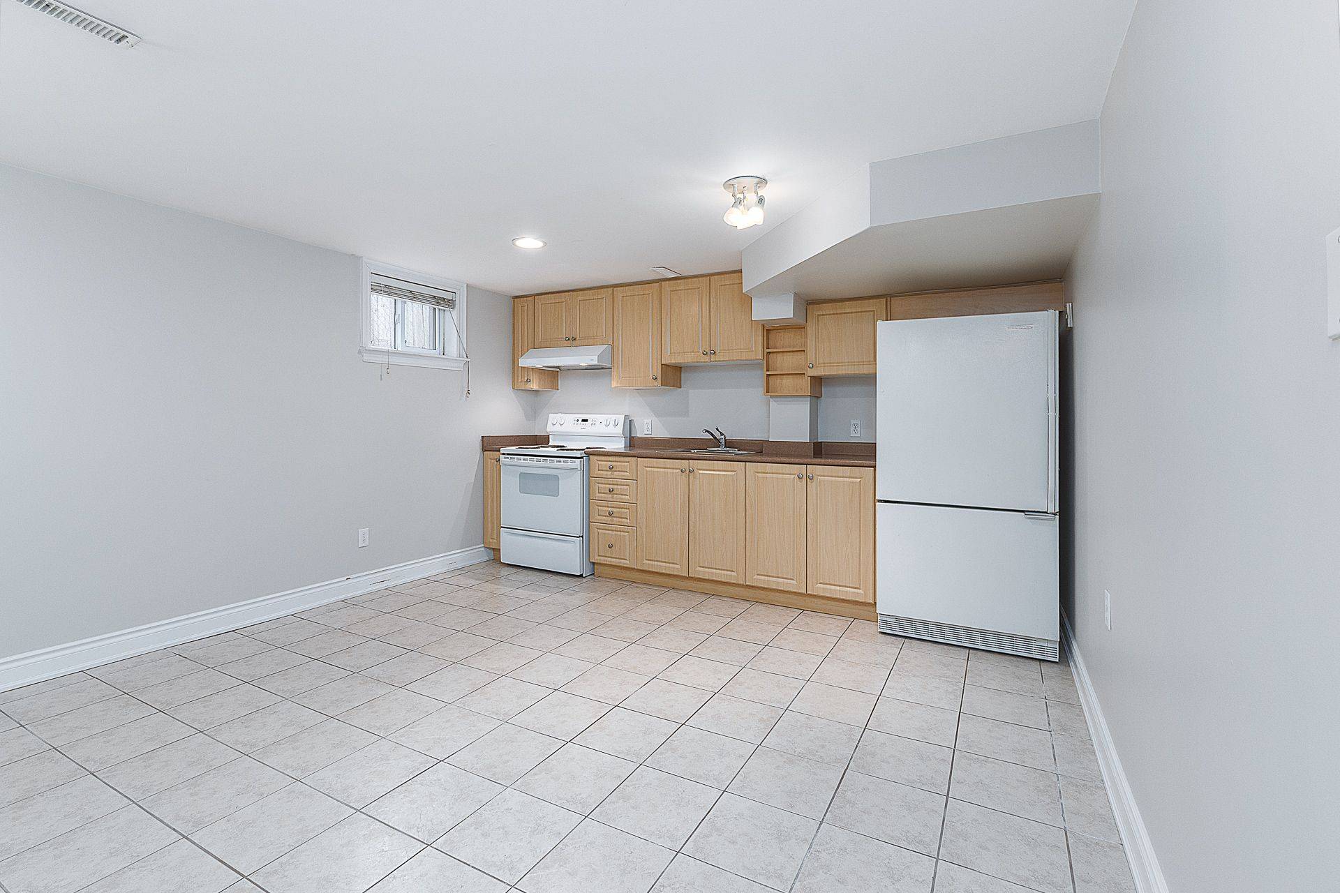 Ajax, ON L1S 2X4,14 Taylor RD #Bsmt