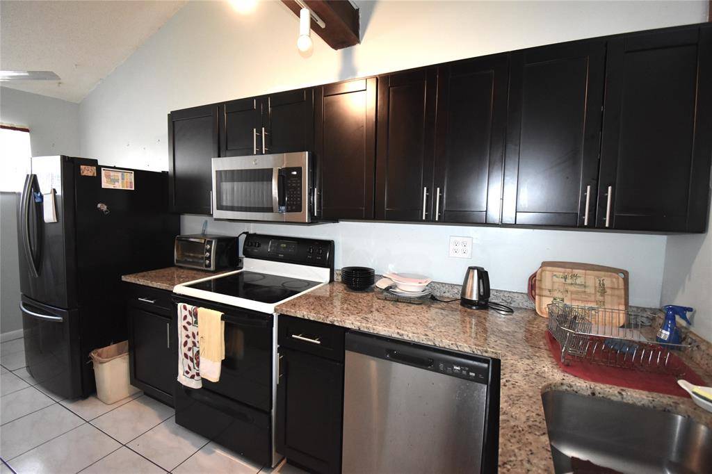 Plantation, FL 33313,1713 NW 73rd Ave #34