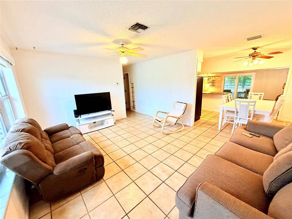 Margate, FL 33063,1643 W River Dr