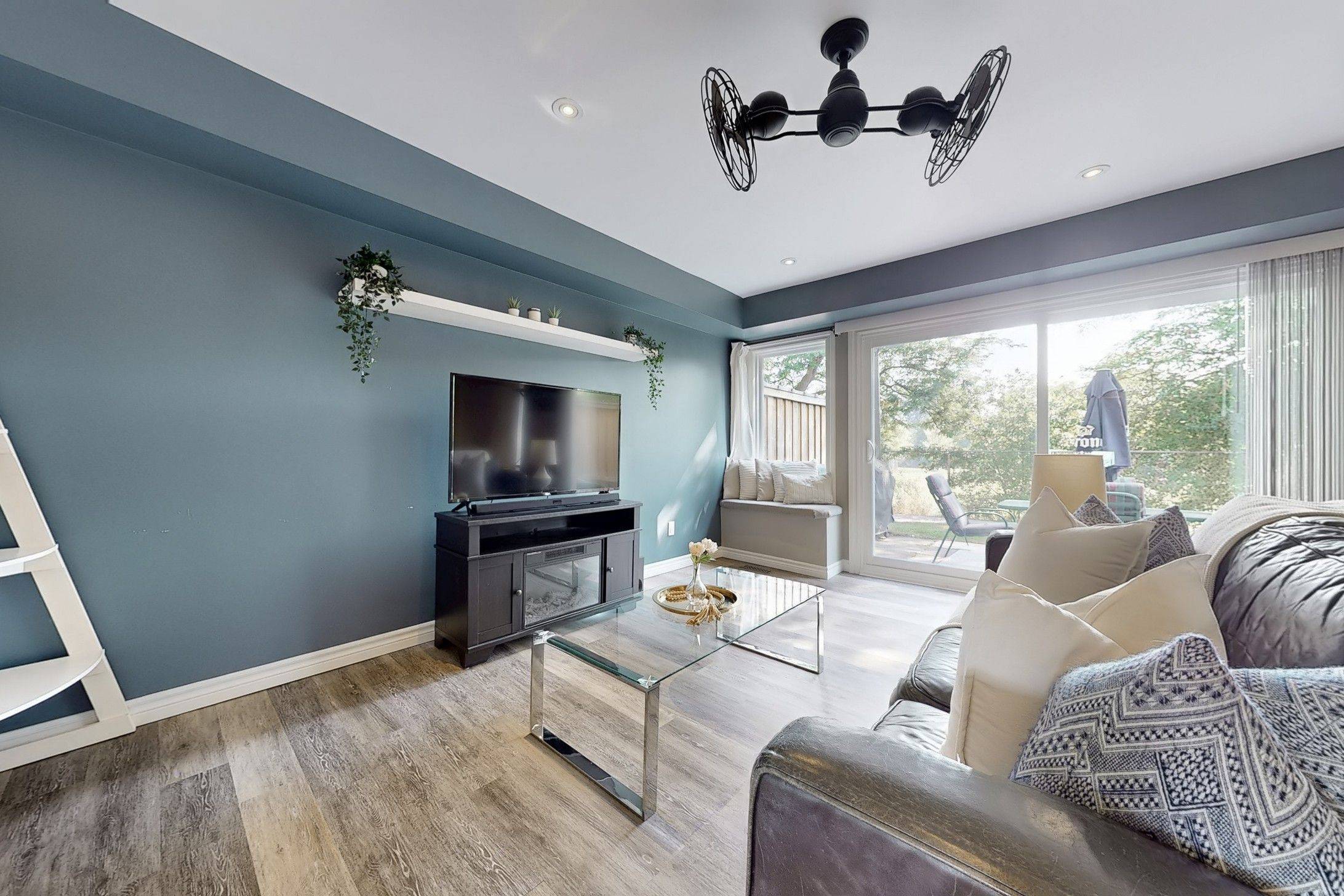 Aurora, ON L4G 3M2,195 Milestone CRES