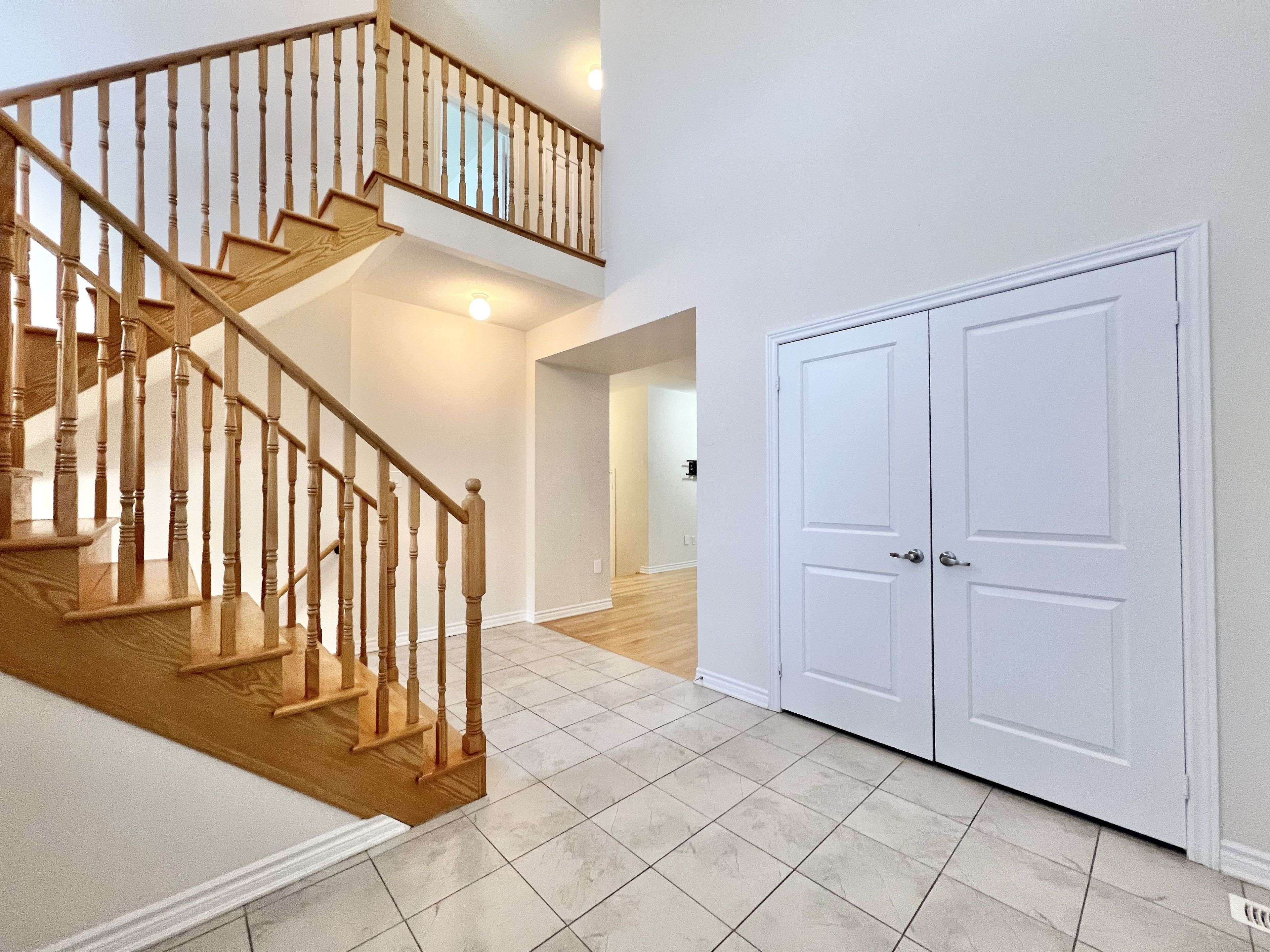 Innisfil, ON L9S 0N5,975 Barton WAY