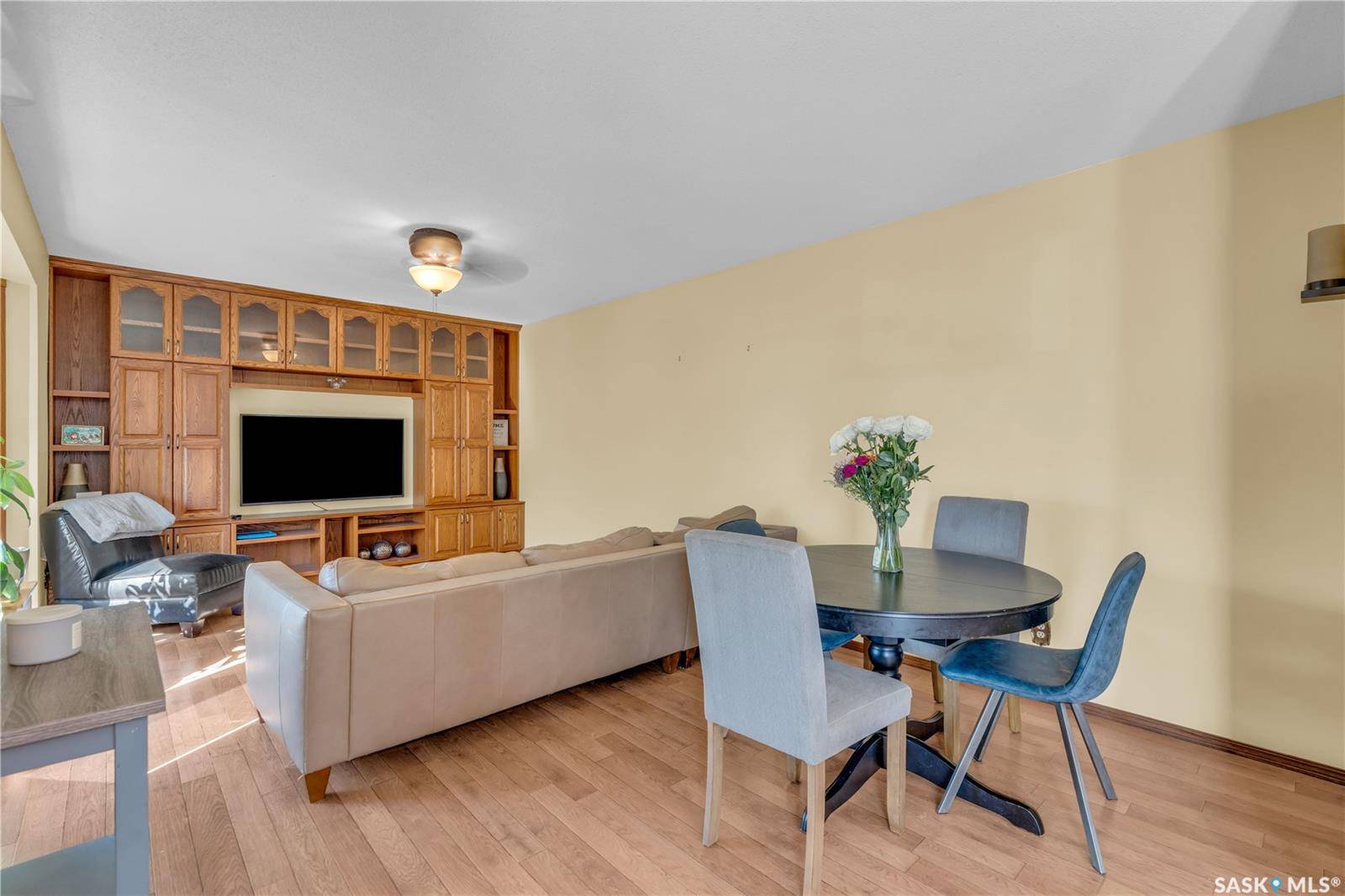 Limerick, SK S0H 2P0,901 Connaught AVENUE