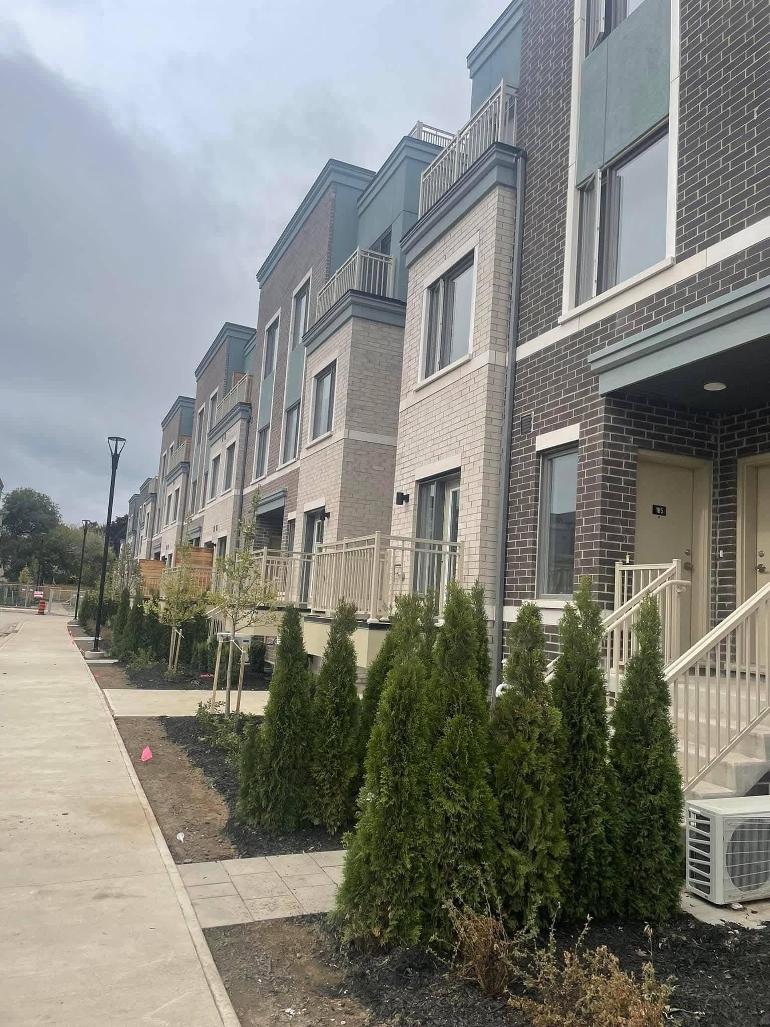 Toronto W06, ON M8V 0J6,10 Lloyd Janes Blk LN #188