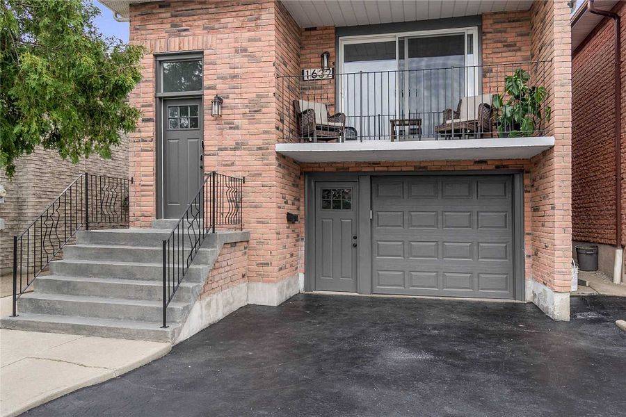 Mississauga, ON L4W 3L2,1632 Lewes WAY