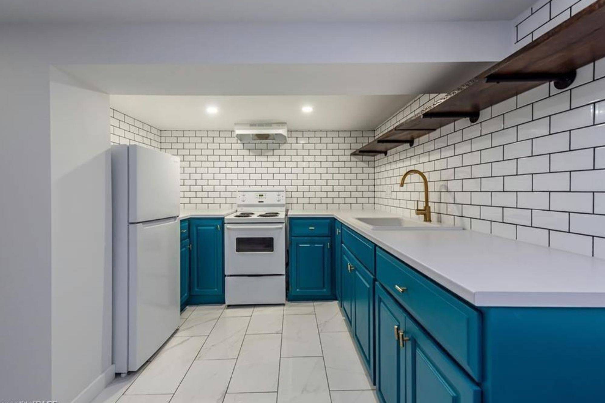 Hamilton, ON L9A 4M6,257 East 17th ST #Lower