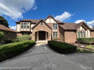 22590 SHADOWGLEN DR, Farmington Hills, MI 48335