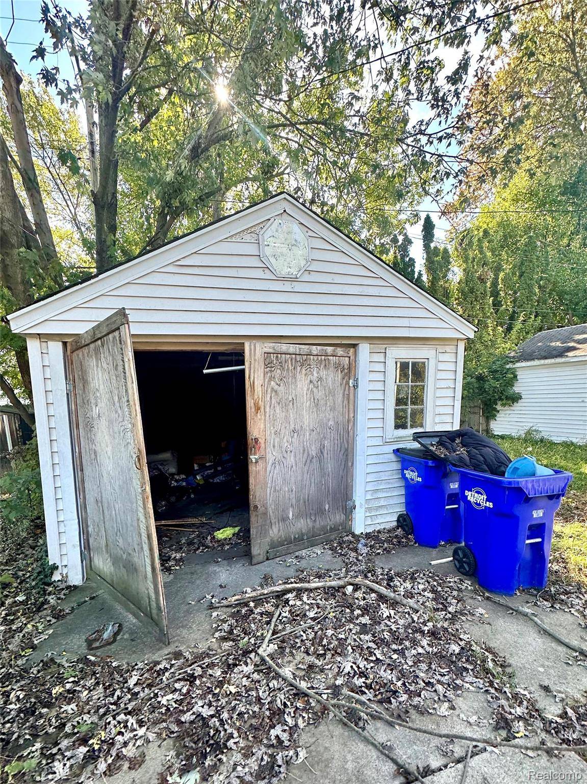 Detroit, MI 48205,15860 Faircrest ST