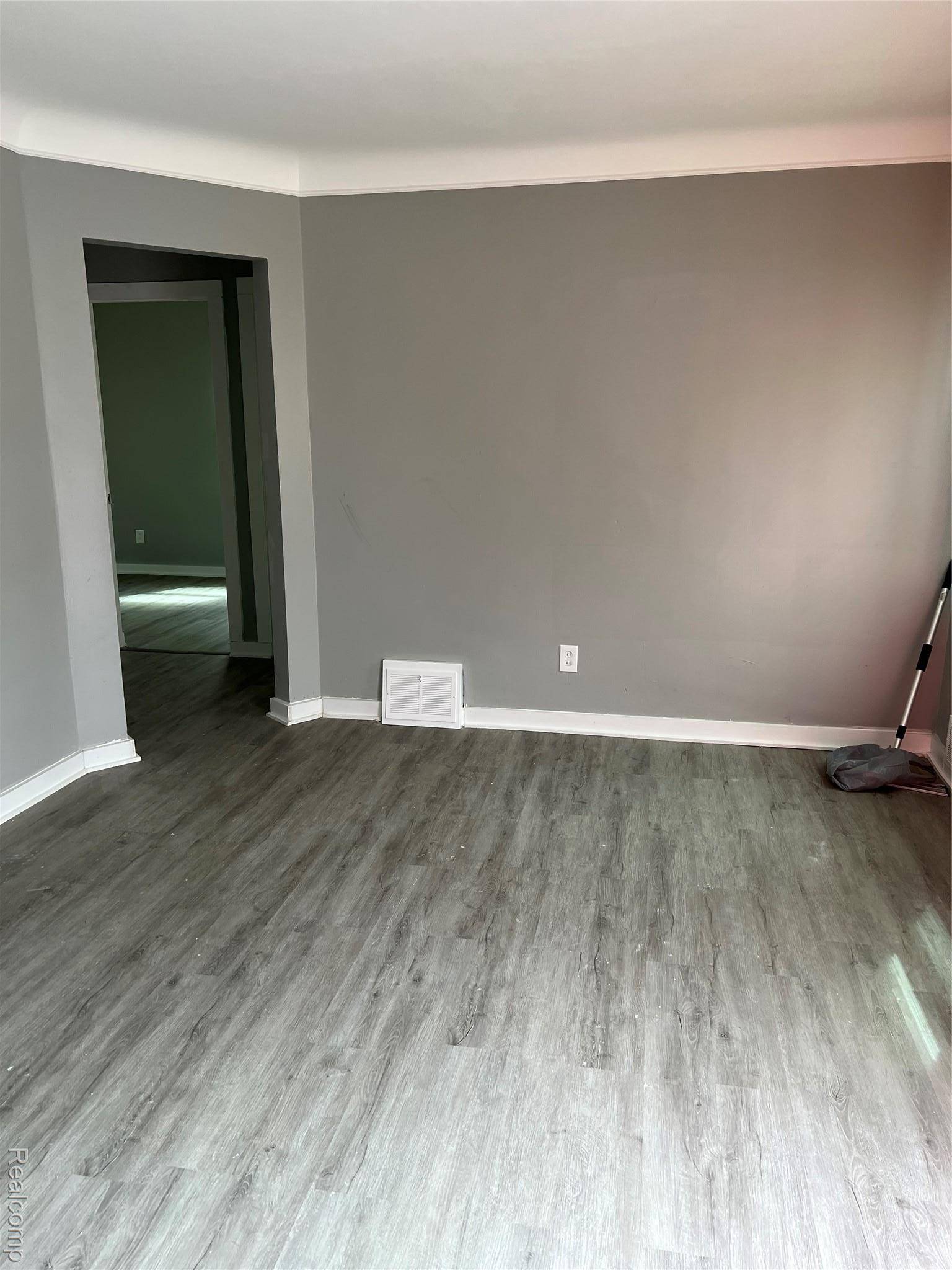 Detroit, MI 48228,9078 Artesian ST