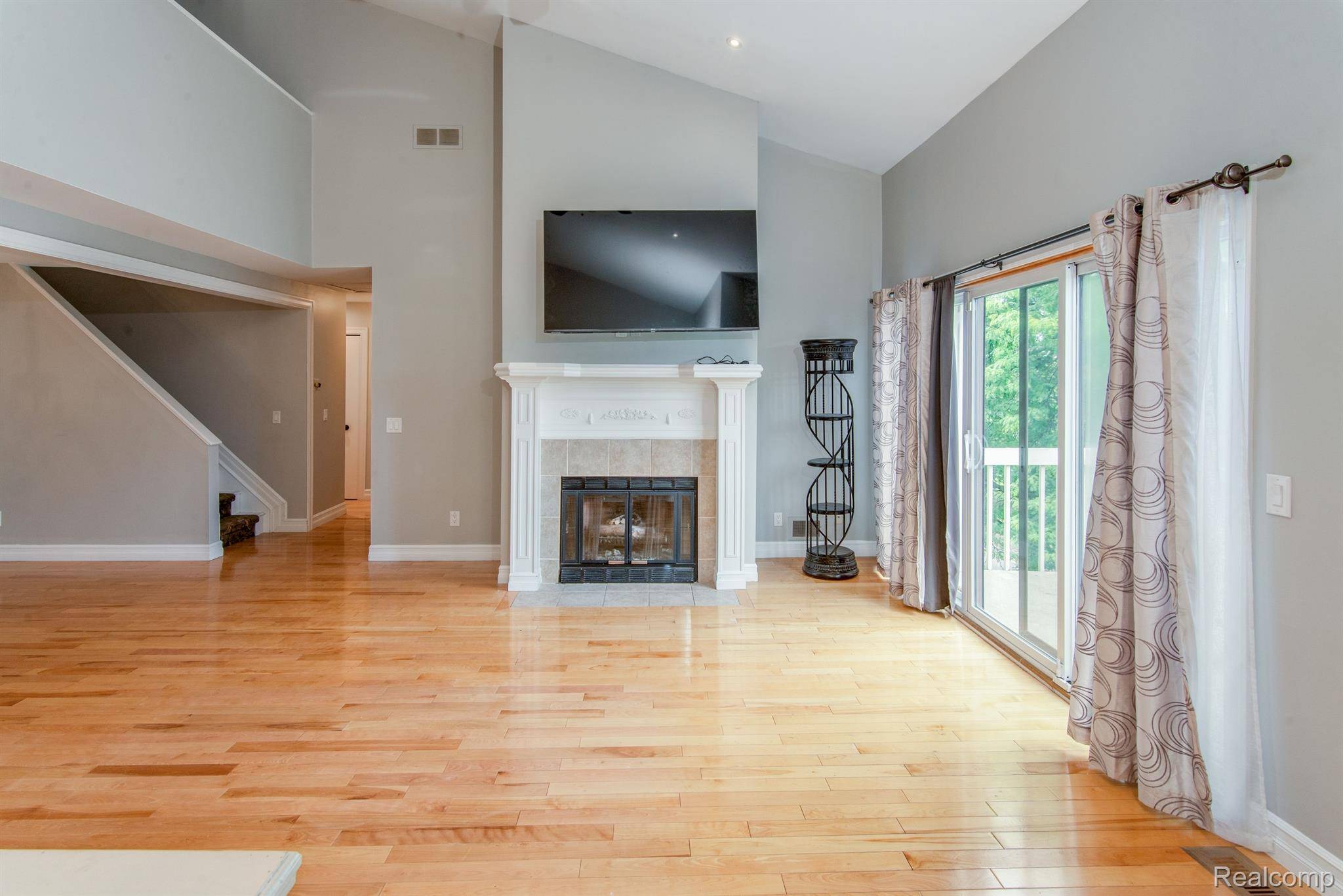 West Bloomfield, MI 48322,6598 MAPLE LAKES DR