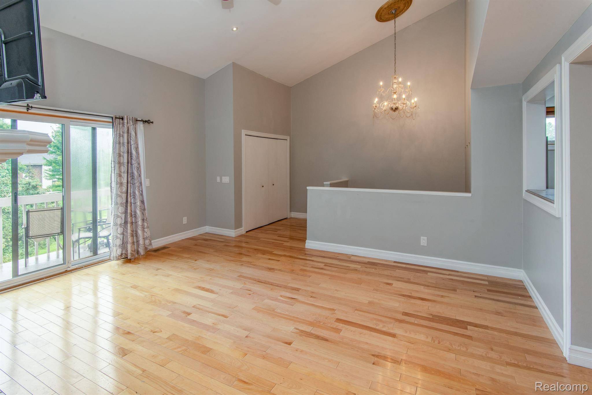 West Bloomfield, MI 48322,6598 MAPLE LAKES DR