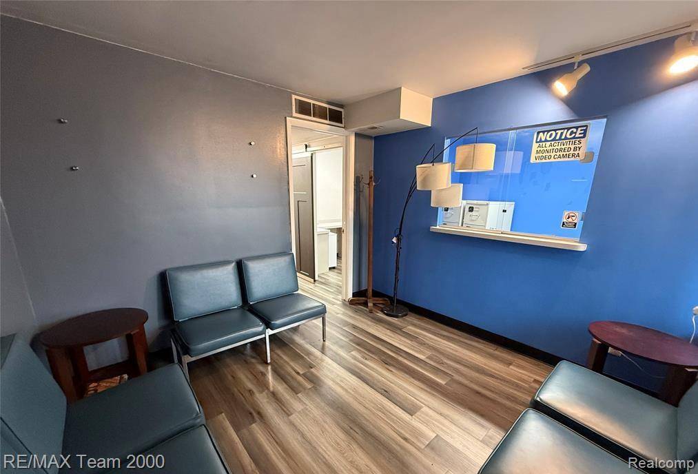 Dearborn Heights, MI 48127,24326 W Warren ST