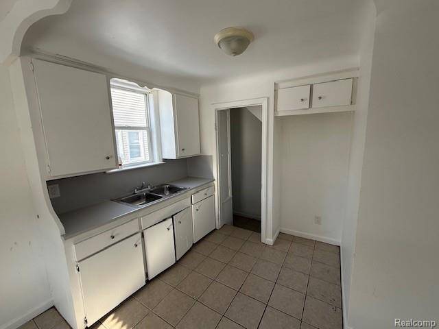 Detroit, MI 48205,16081 Rossini DR