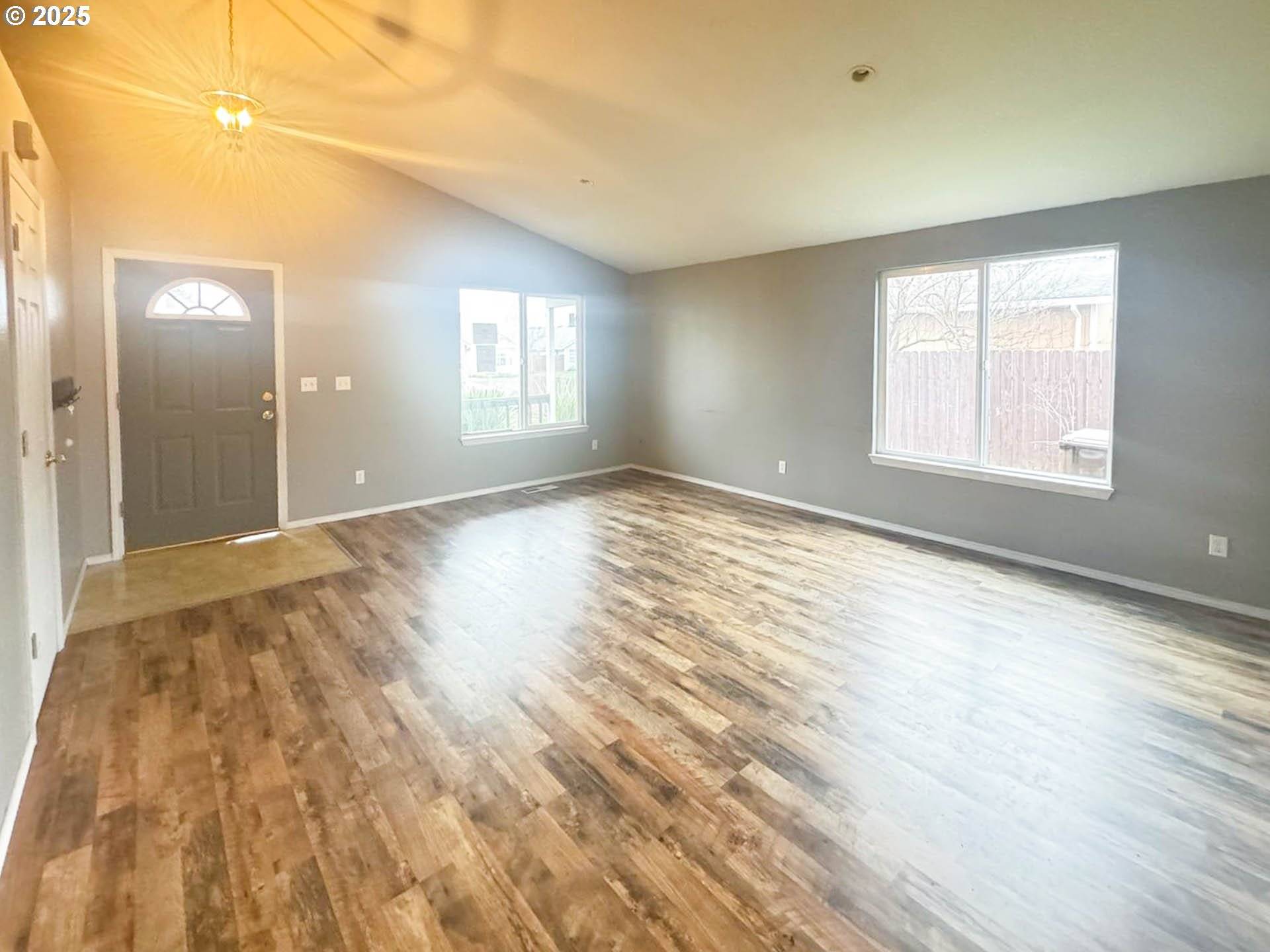 Molalla, OR 97038,513 PEGASUS CT