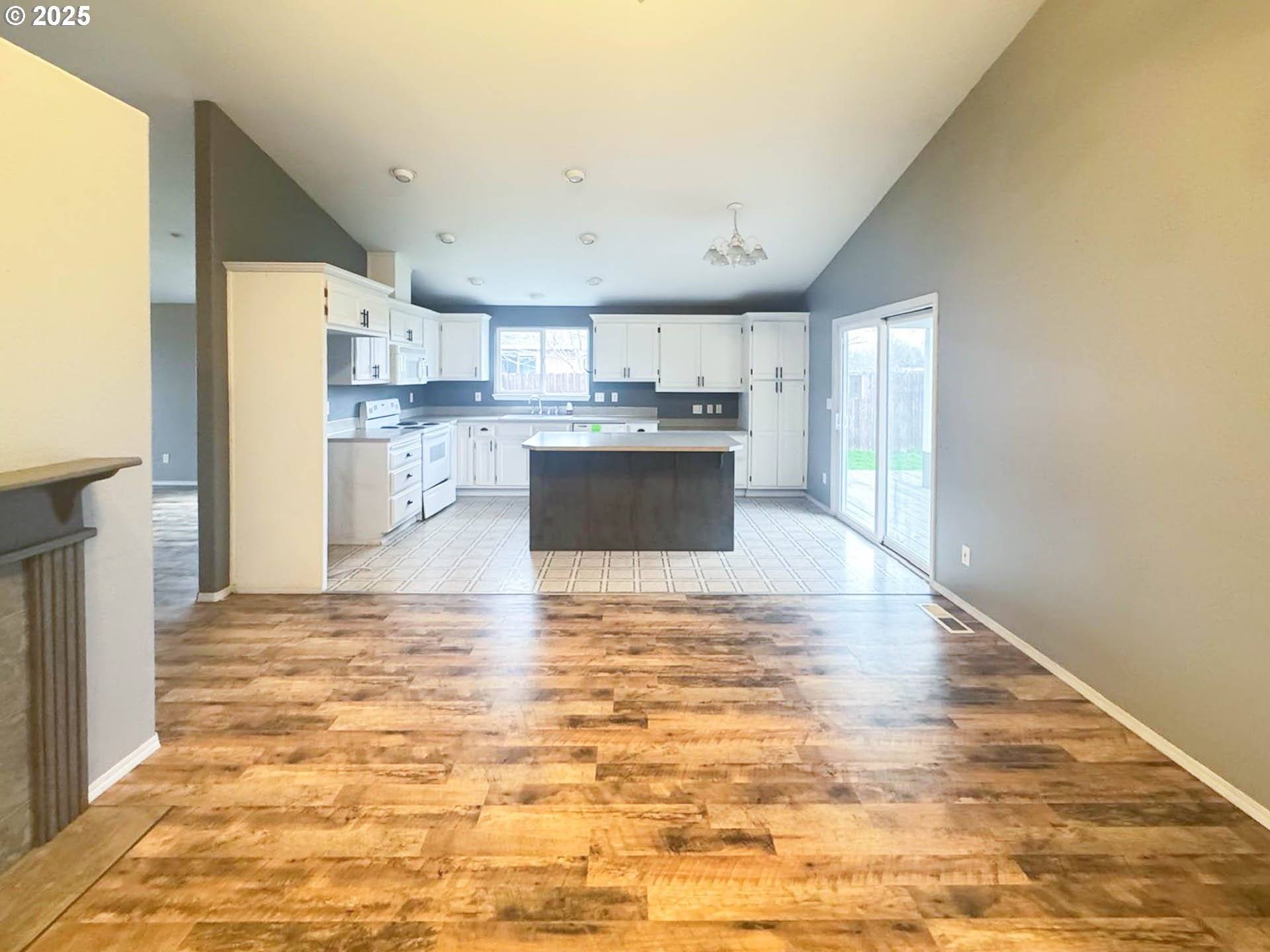 Molalla, OR 97038,513 PEGASUS CT