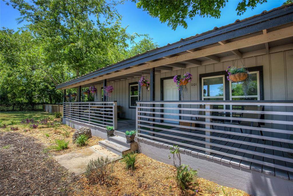 West Tawakoni, TX 75474,1101 Redoak Drive