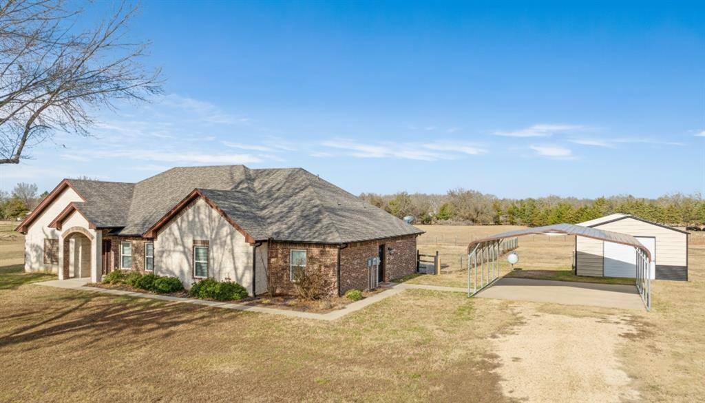 Blossom, TX 75416,305 County Road 45800