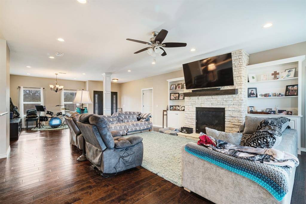 Blossom, TX 75416,305 County Road 45800