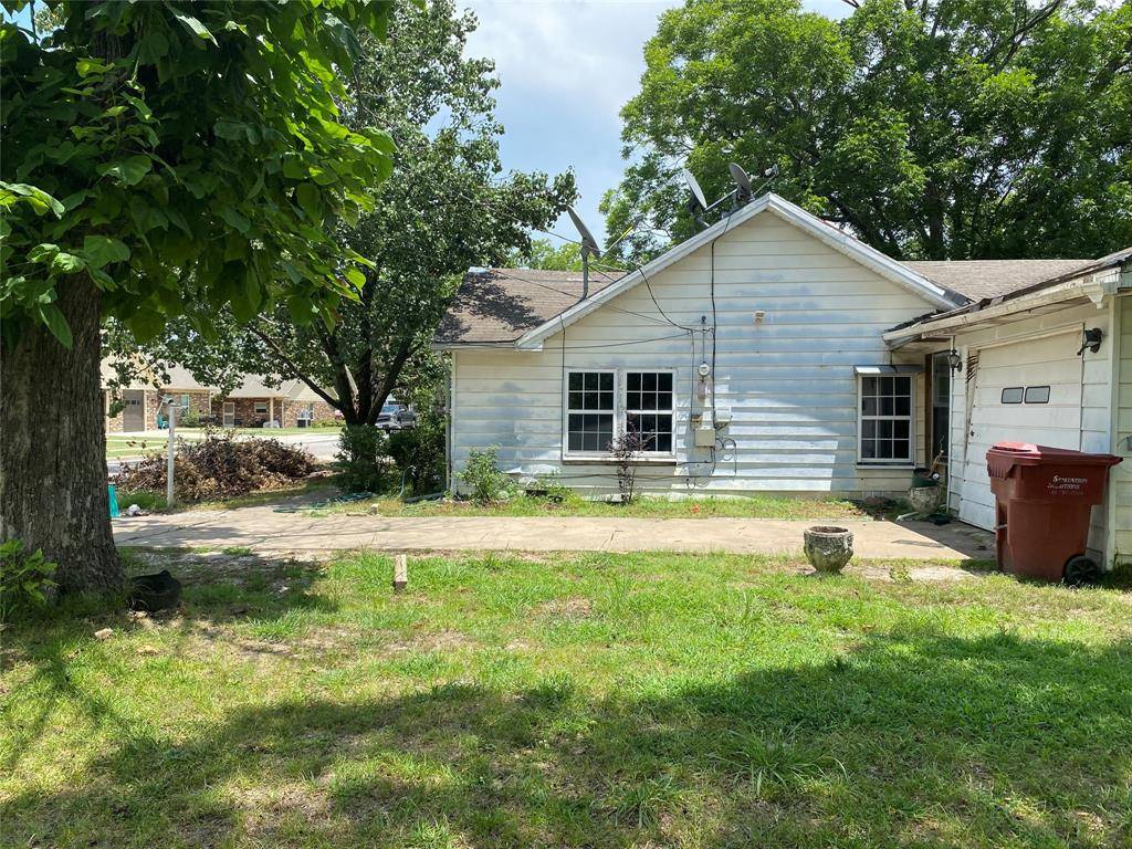 Bonham, TX 75418,815/811/817 W 12th Street #815