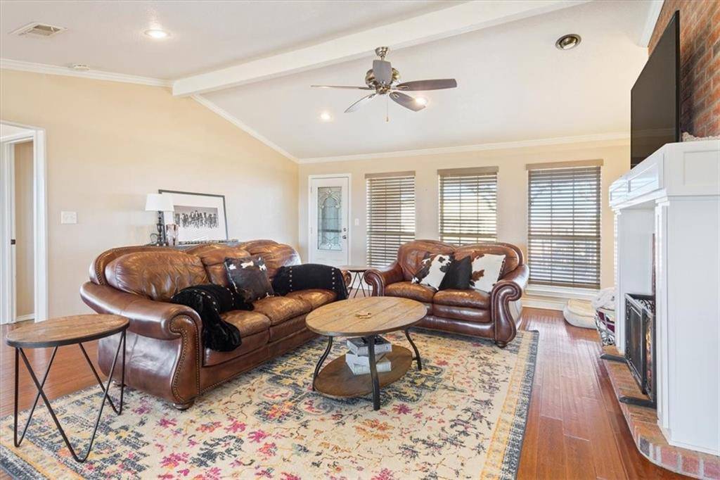 Robinson, TX 76706,347 Howe Hill Road