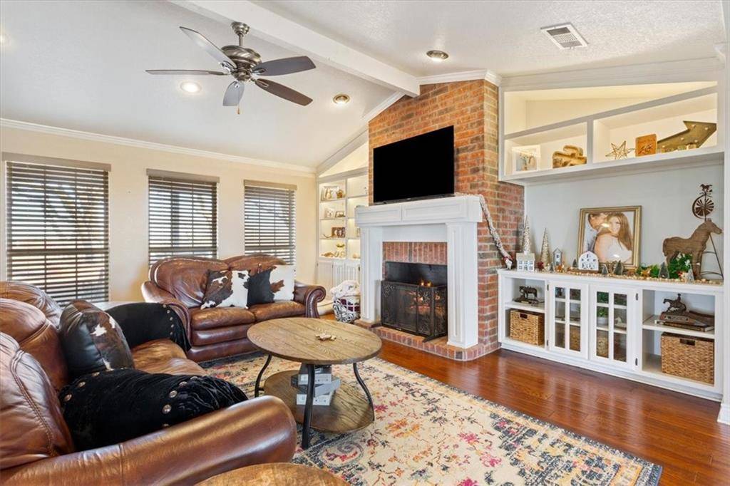 Robinson, TX 76706,347 Howe Hill Road