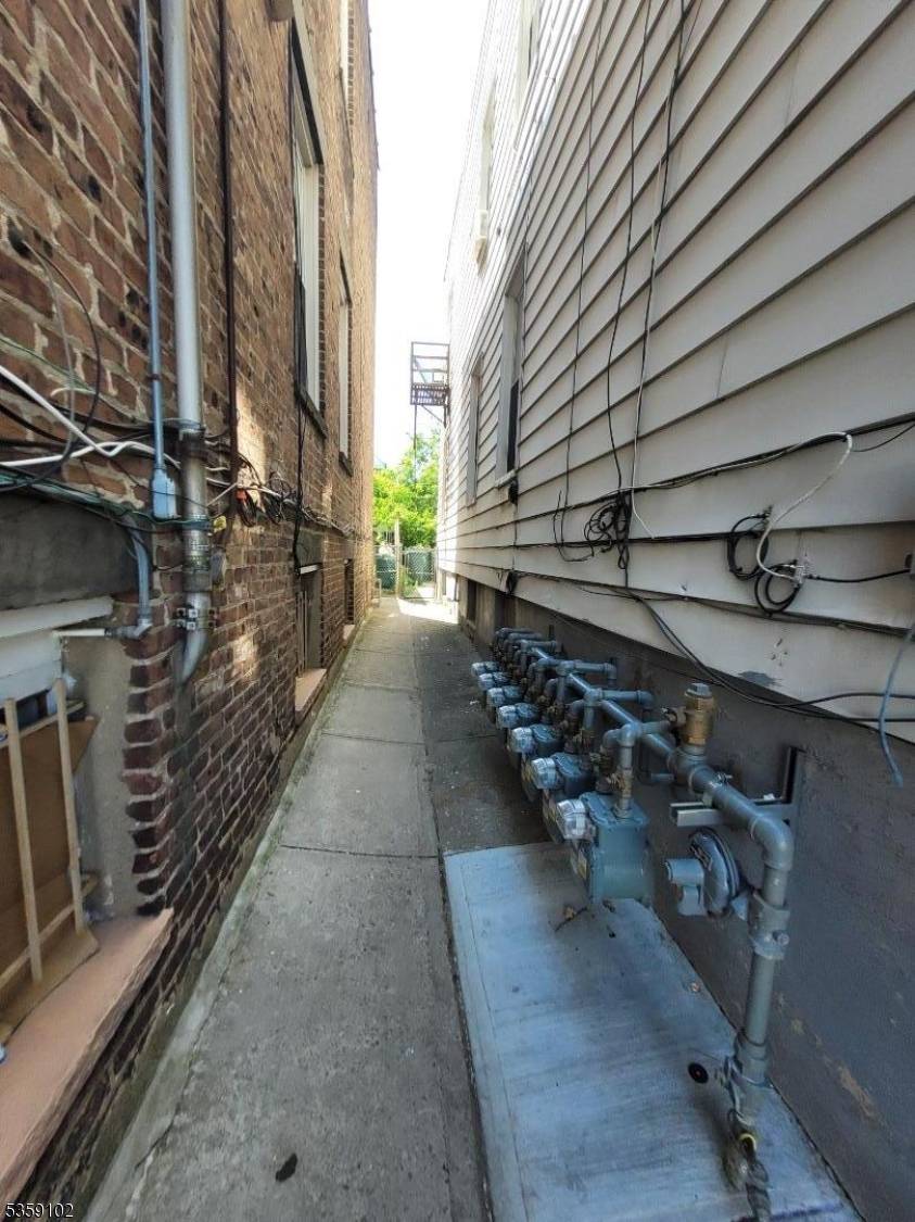 Elizabeth City, NJ 07202,232-234 Niles St