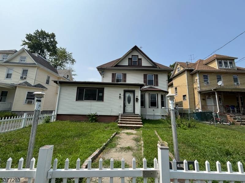 Plainfield City, NJ 07063,950 W 6Th St