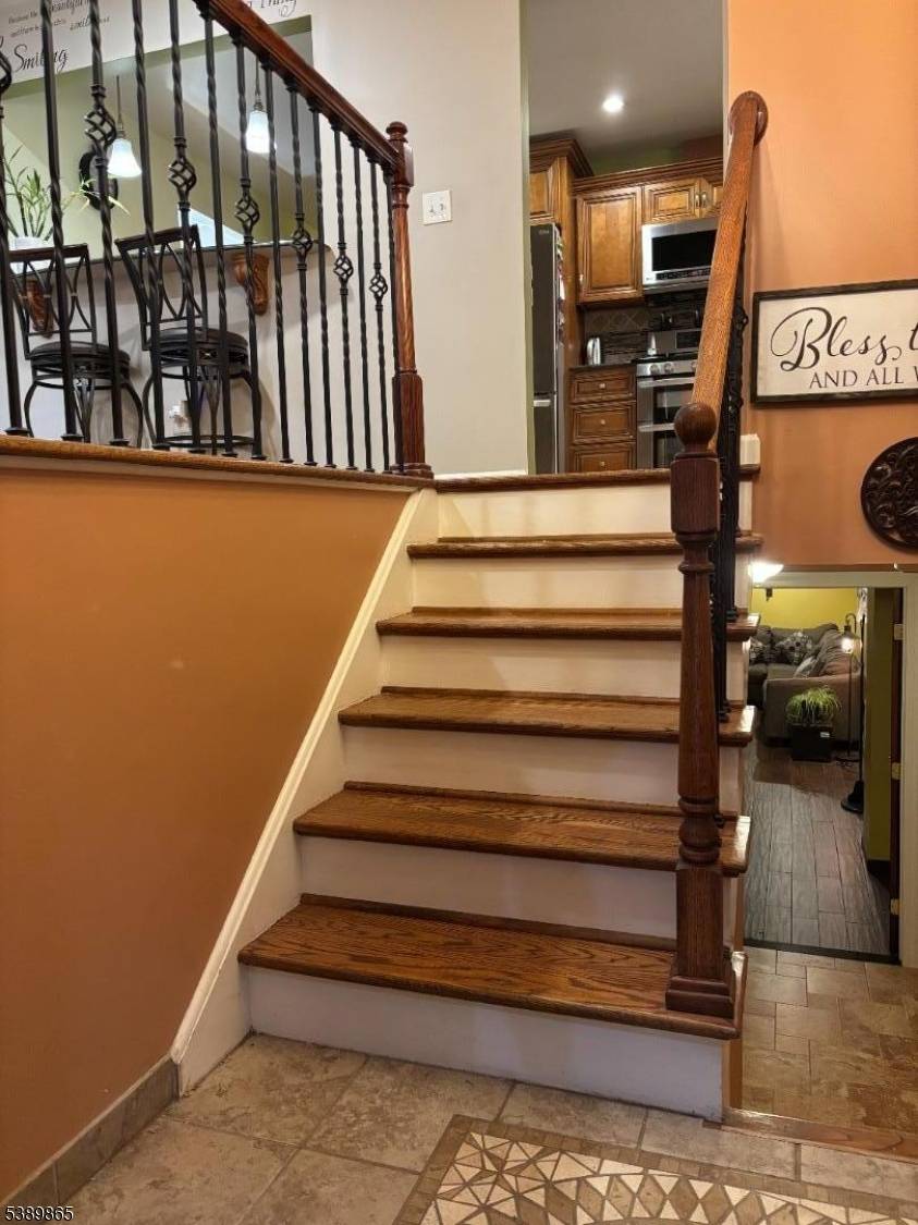 Kenilworth Boro, NJ 07033,72 Windsor Pl