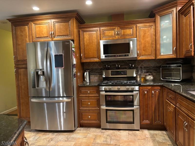 Kenilworth Boro, NJ 07033,72 Windsor Pl