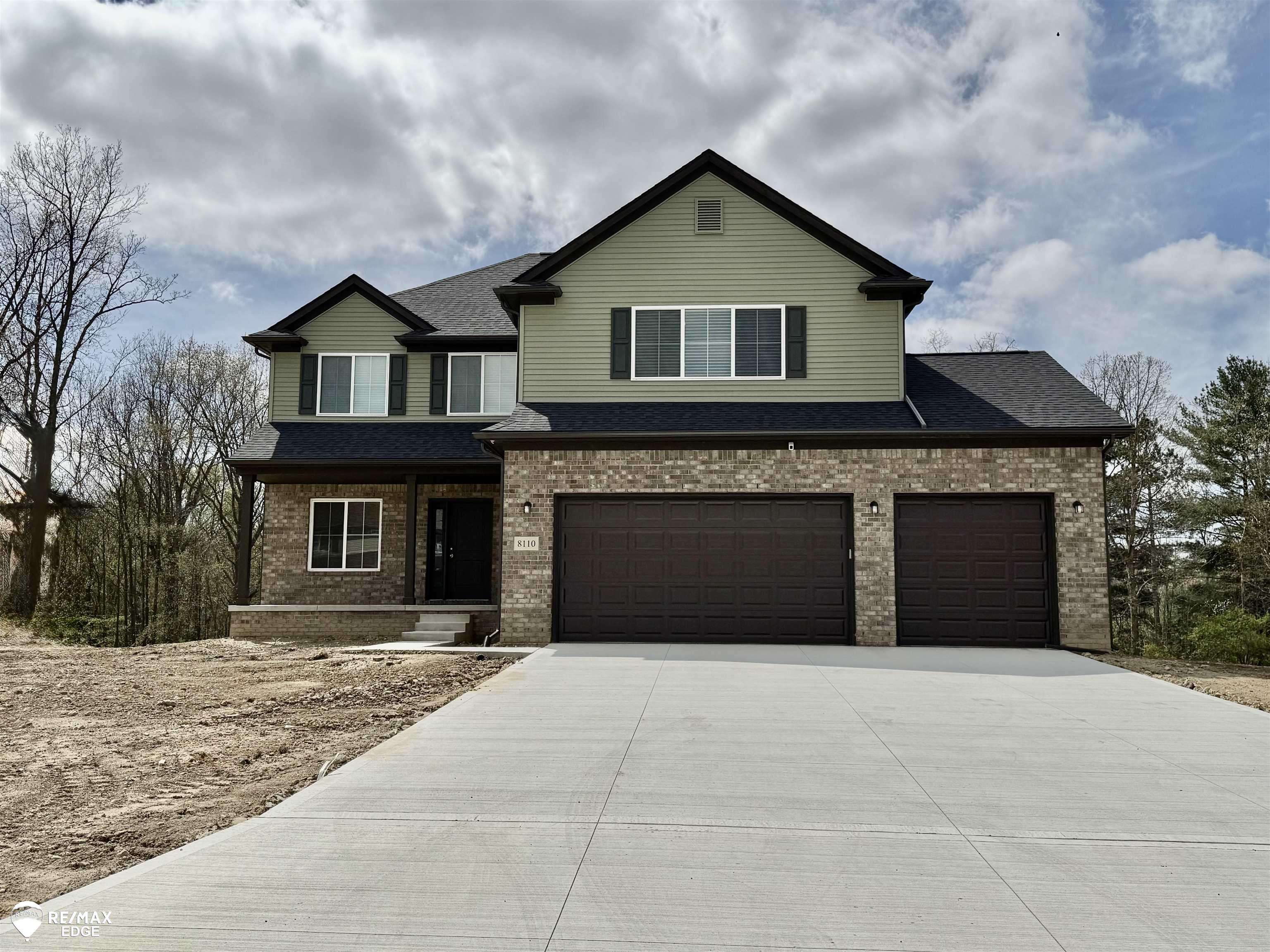 Grand Blanc, MI 48439,8018 Bradbury LN