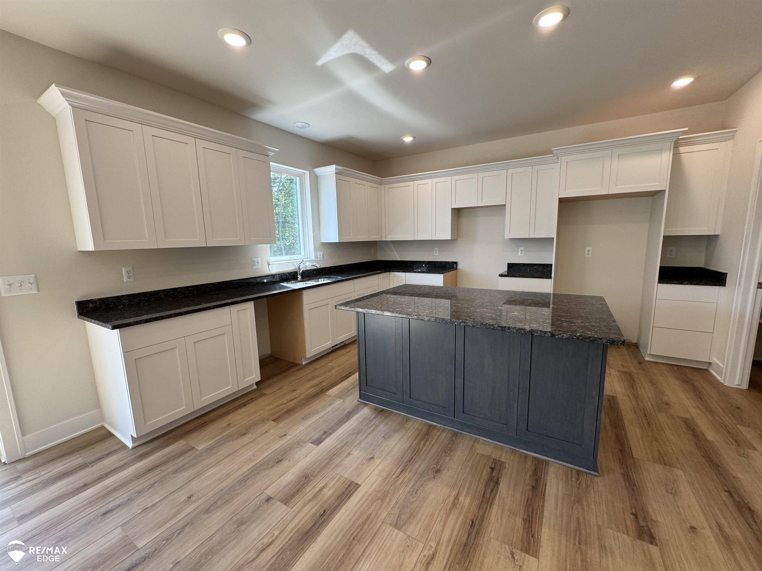 Grand Blanc, MI 48439,8018 Bradbury LN