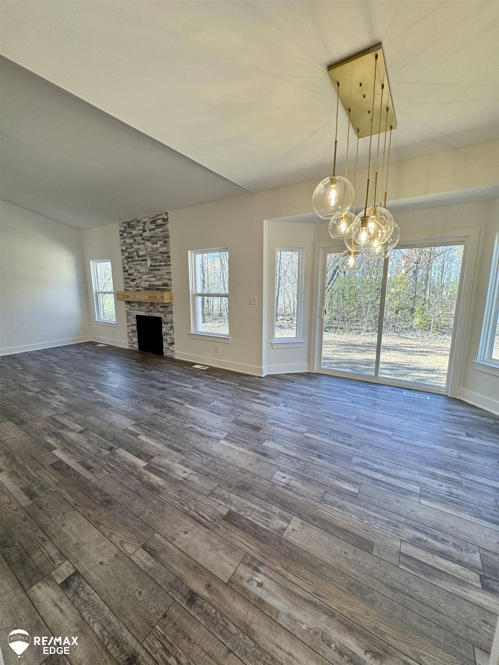 Grand Blanc, MI 48439,8347 Peninsula CIR